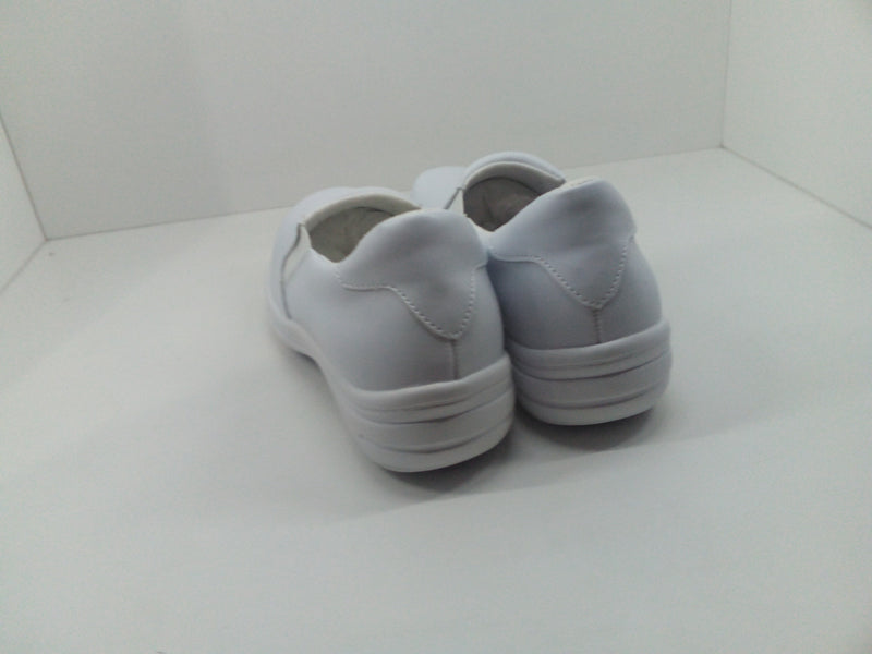 Easy Works Women Bind Health Care Professional Color White Size 6 Pair of Shoes