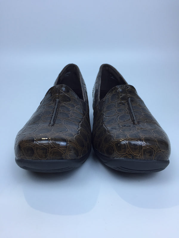 Easy Street Purpose Women's Slip on 8.5 Us Brown Crocodile Patent Pair of Shoes
