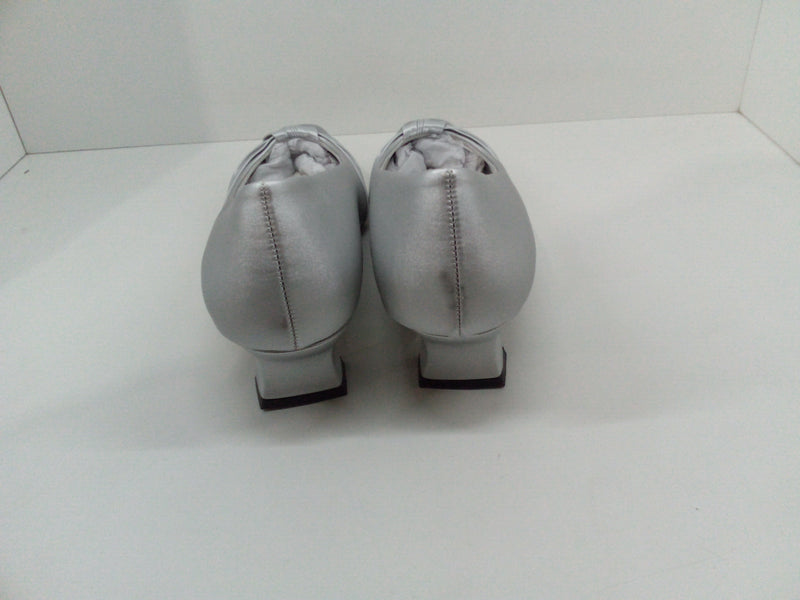 Easy Street Womens Waive Pumps Shoes Silver Satin 9.5 Us Pair Of Shoes