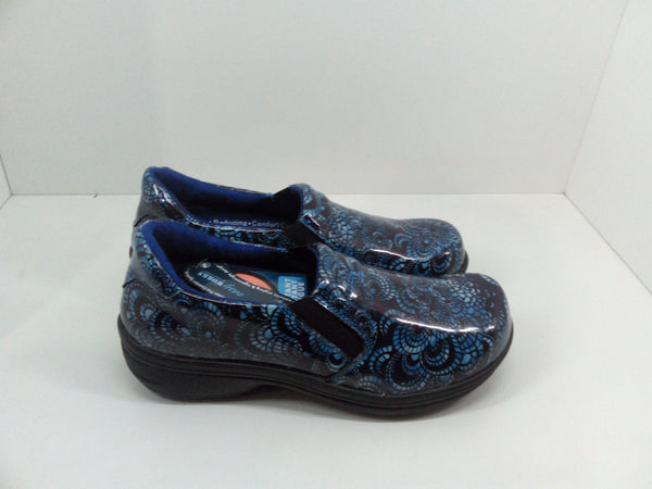 Easy Works Women's Bind Health Shoe Blue Mosaic Pa 7 B Mus Pair of Shoes