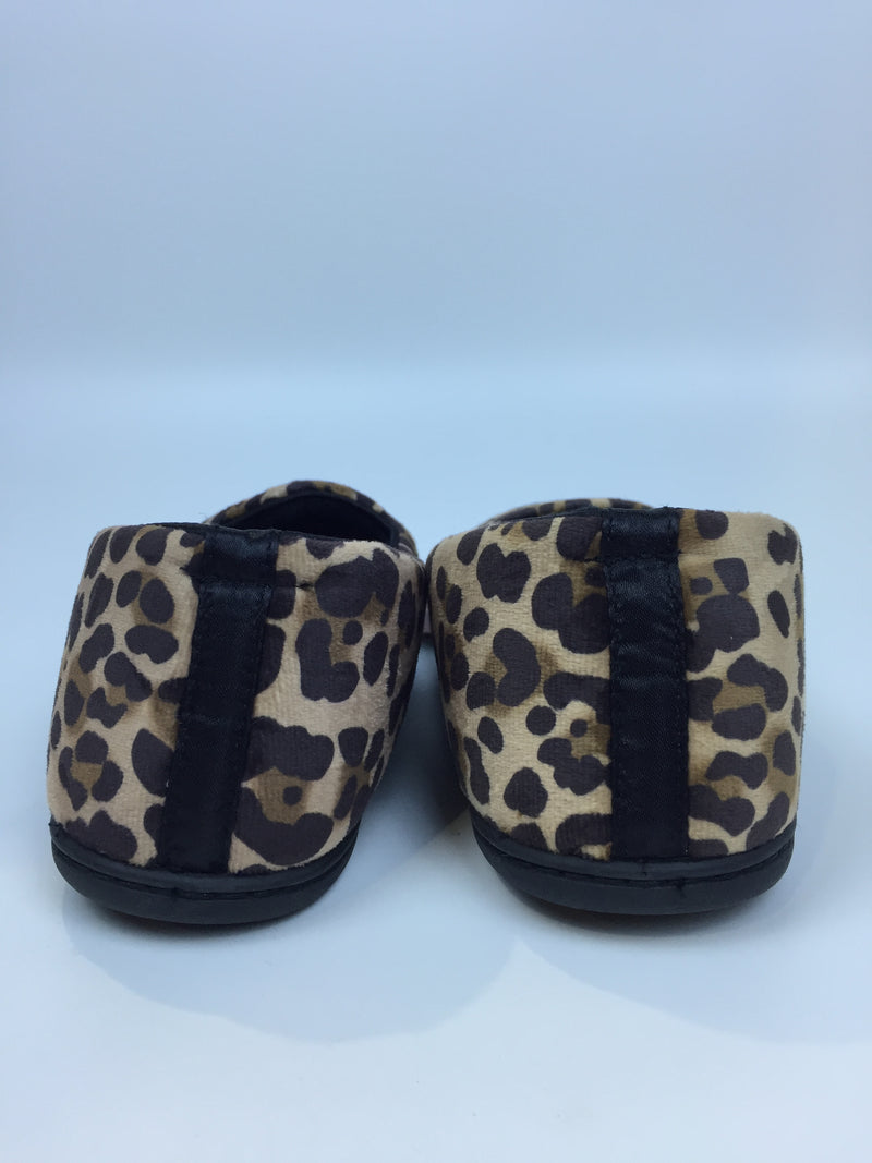Dearfoams Women's Back Slipper With Wide Widths, Leopard 11 12 Pair of Shoes