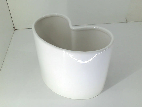 Heart Shaped White Ceramic Vase by Sizikato