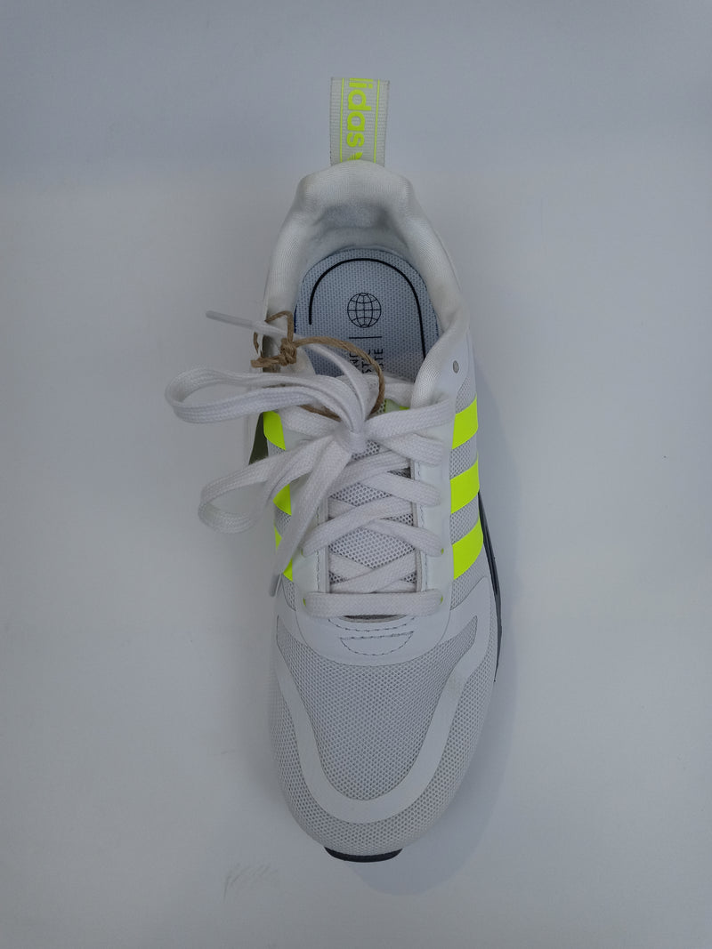 Adidas Originals Multix Sneaker Crystal White Size 1 Us Unisex Little Kaid Pair of Shoes