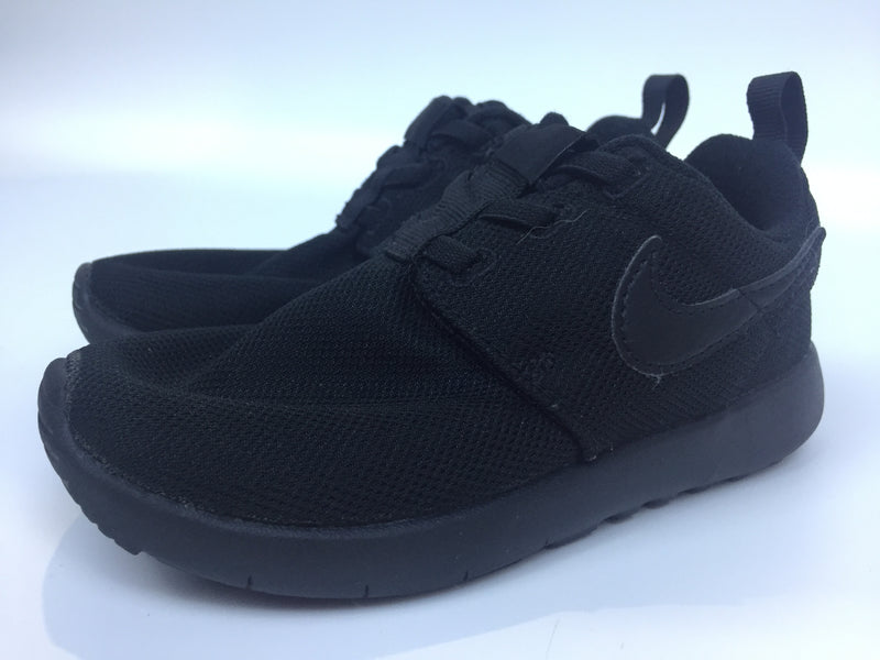 Nike Kids Roshe One (PS) Running Shoe-Black-Size 10c