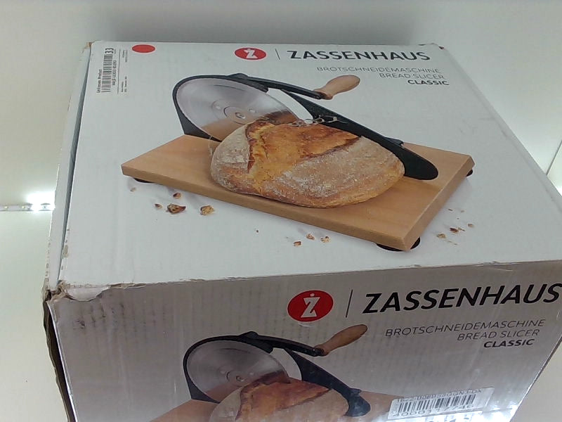 Zassenhaus Classic Bread Slicer for Easy Home Use