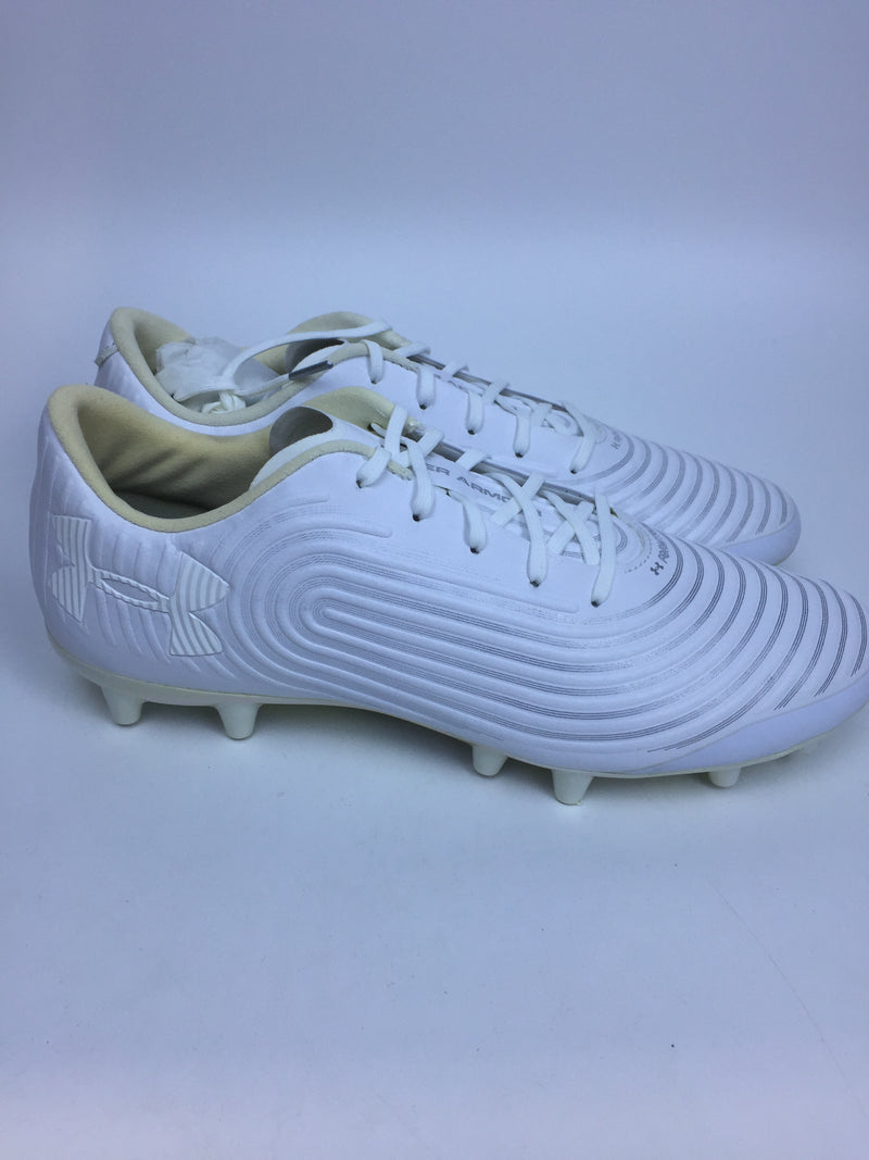 Under Armour Magnetico Control Sport Cleats White Size 5 Kids Pair of Shoes