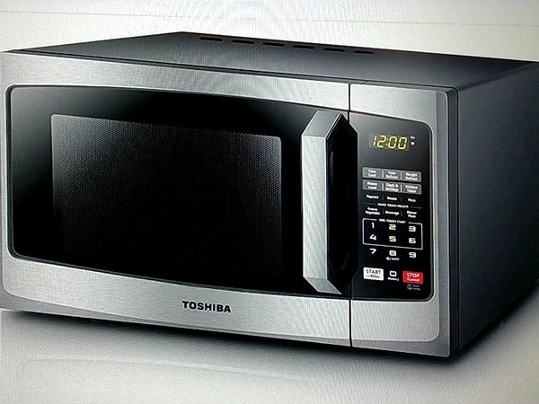 Toshiba 0.9 Cu Ft Microwave Oven in Silver