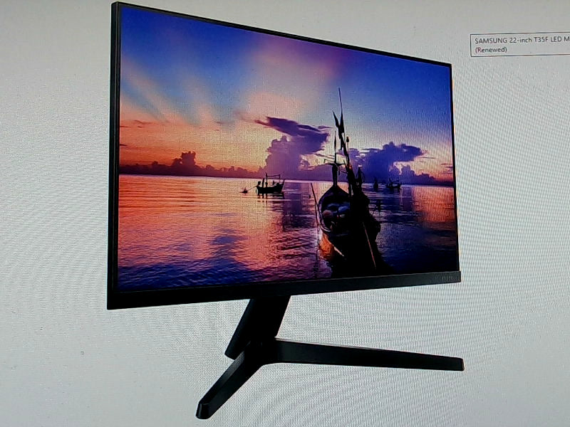 Samsung 22-inch LED Monitor with Borderless Display