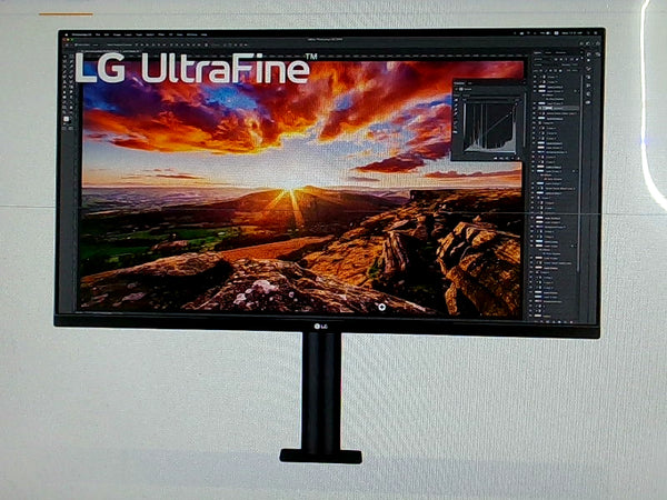 LG Ultrafine Ergo UHD 4K IPS Monitor 32UN880-B - 32'' Display