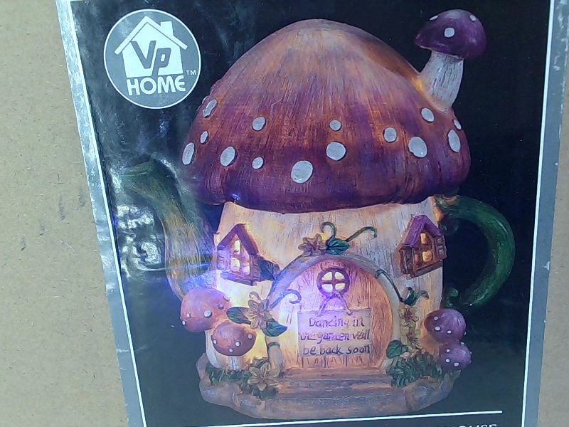 Whimsical Mushroom Solar Garden Light Décor