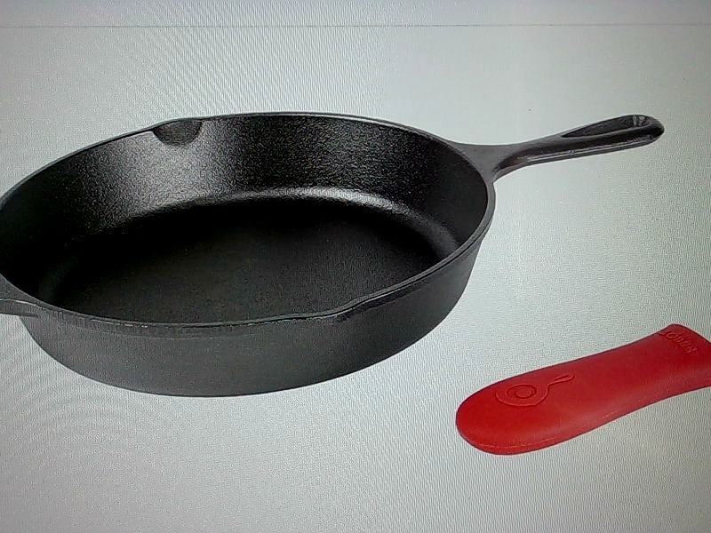 Lodge 10.25 Cast Iron Skillet with Handle Holder