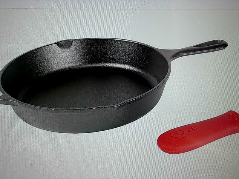 Lodge 10.25 Cast Iron Skillet with Handle Holder