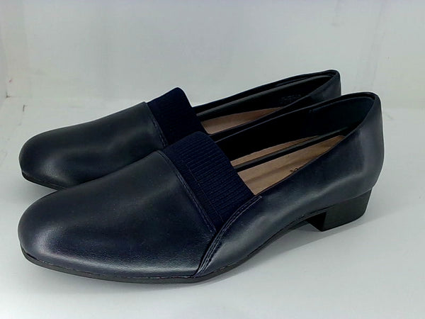 Easy Street Womens Pump Closed Toe Heels Color Navy Blue Size 11 Pair of Shoes