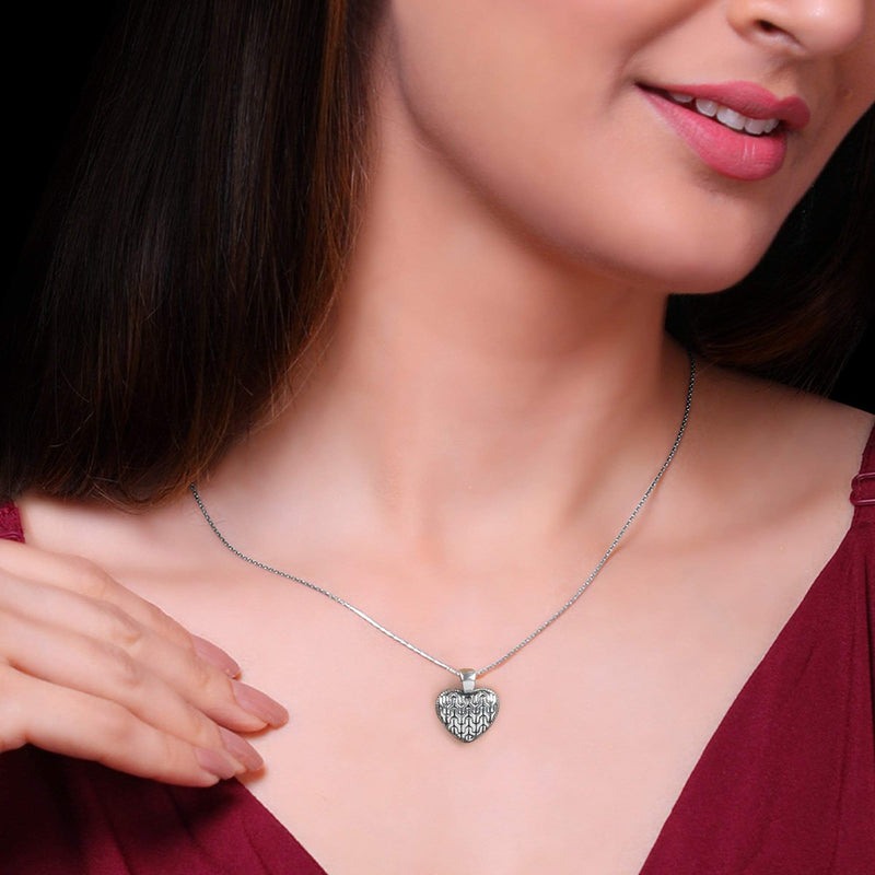 Giva Avni 925 Oxidised Silver Charming Heart Pendant With Box Chain Necklace