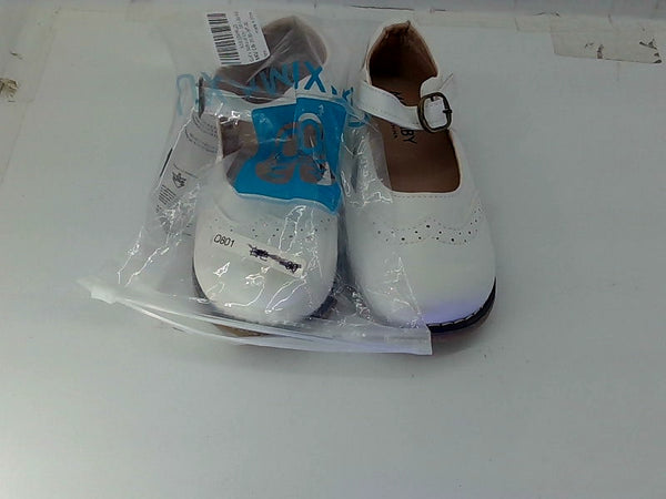 Girl's White Dress Shoes With Buckle Size 30 Pair of Shoes