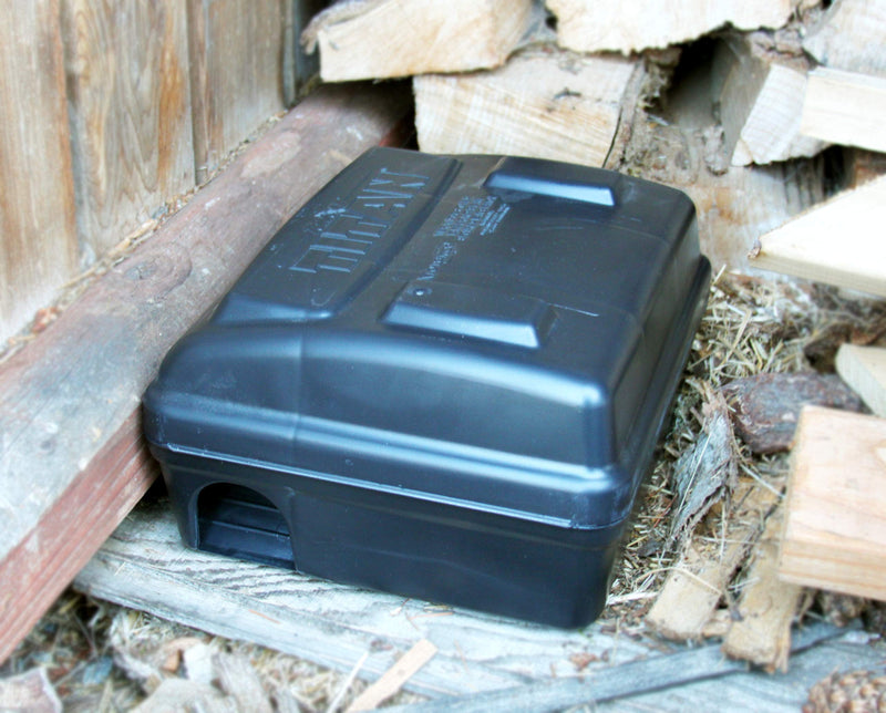 Tomcat Titan Rodent Bait Station with Fast Bait Replace System