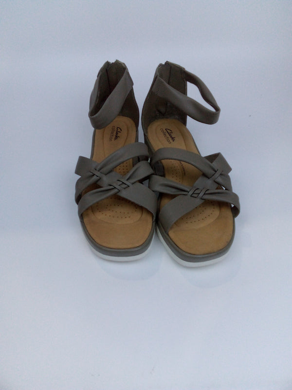 Clarks Women Clara Rae Wedge Sandal Olive Size 11W Pair Of Shoes