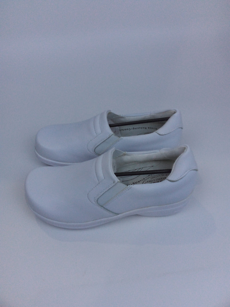 EASY WORKS WOMENS BIND HEALTH CARE PROFESSIONAL SHOE WHITE SIZE 7