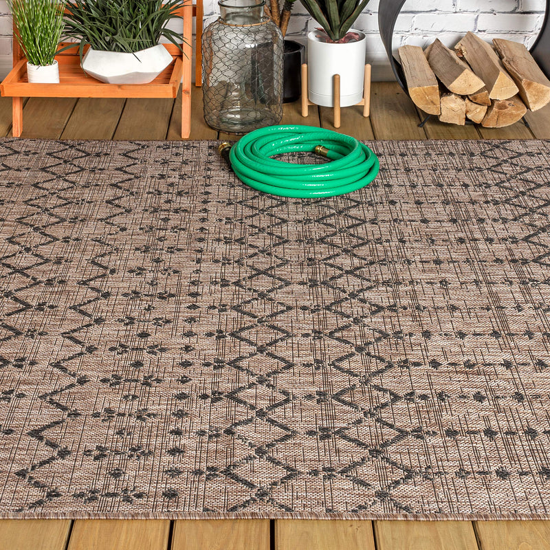 Jonathan Y Ourika Moroccan Geometric Rug 8x10 Indooroutdoor Natural & Black