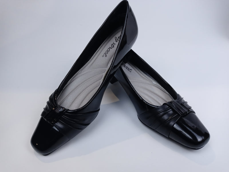 Easy Street Women's Waive Dress Pump Black 5.5 M US Pair of Shoes