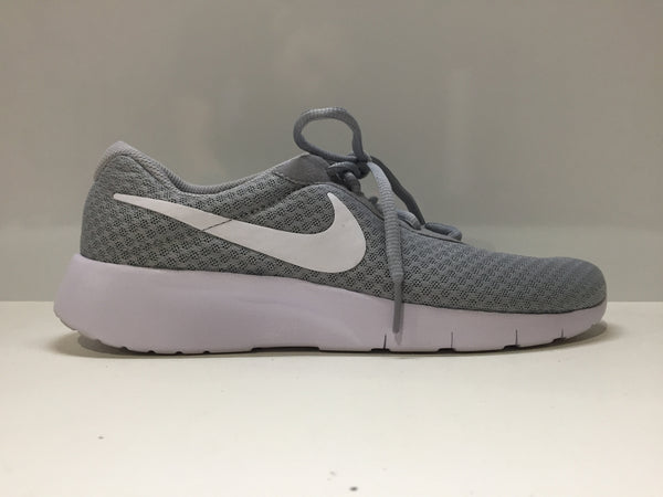Nike Womens Low Top Sneakers Wolf Grey White Size 6.5 Pair of Shoes