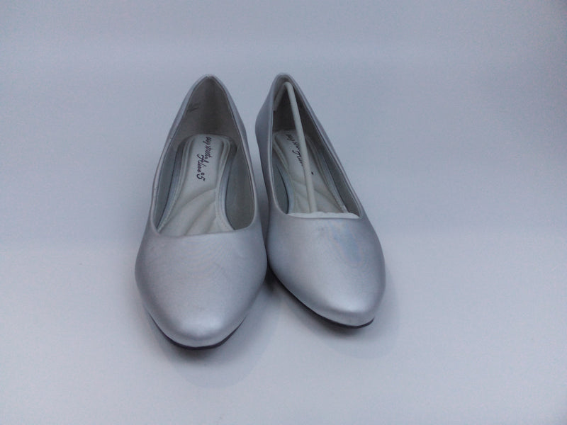 Easy Street Women's Pumps Silver Satin 9 X Wide Pair of Shoes