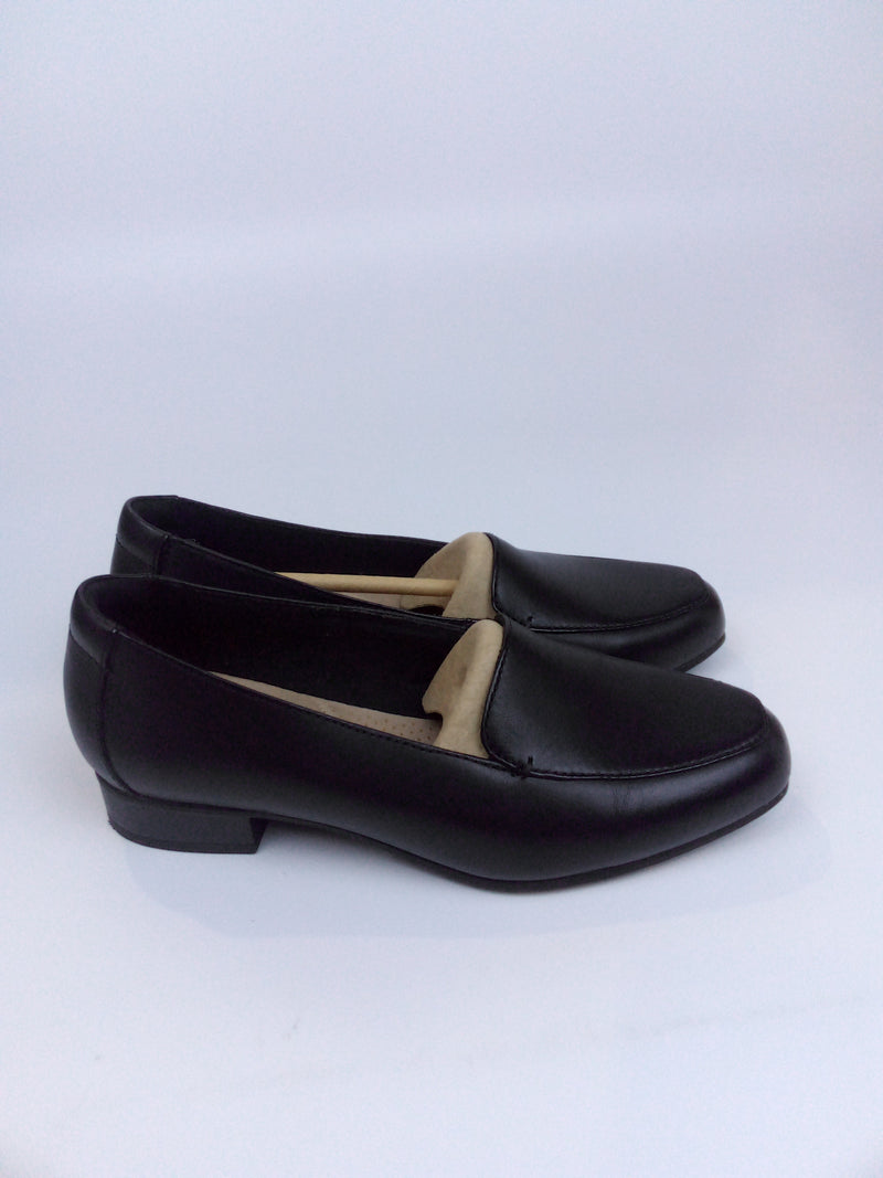 Clarks Womens Juliet Lora Loafer Black Leather Size 6 Wide Us Pair of Shoes