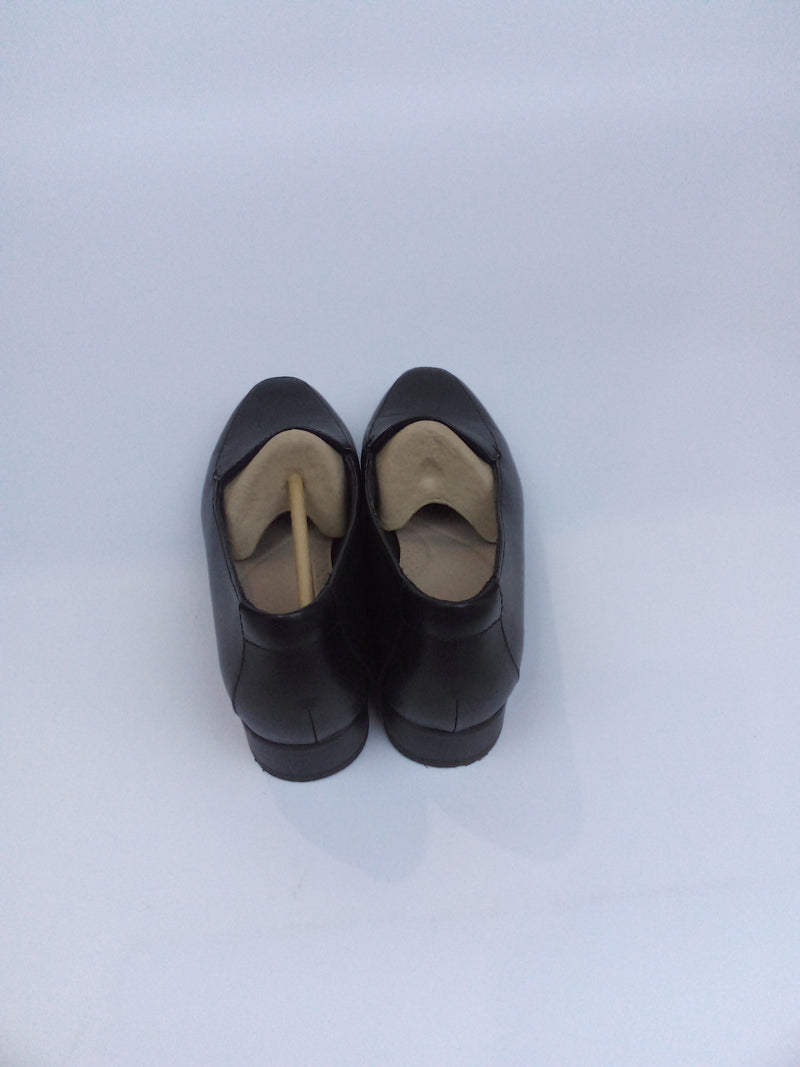 Clarks Womens Juliet Lora Loafer Black Leather Size 6 Wide Us Pair of Shoes