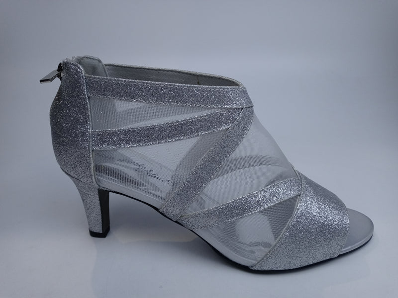 Easy Street Women Dazzle Pump Silver Glitter 11 Wide Pair of Shoes