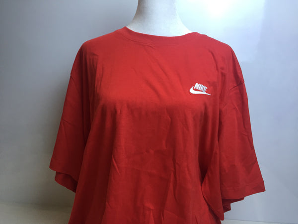 Men's Nike Sportswear Club T-Shirt, Nike Shirt for Men with Classic Fit, University Red/White, 2XL