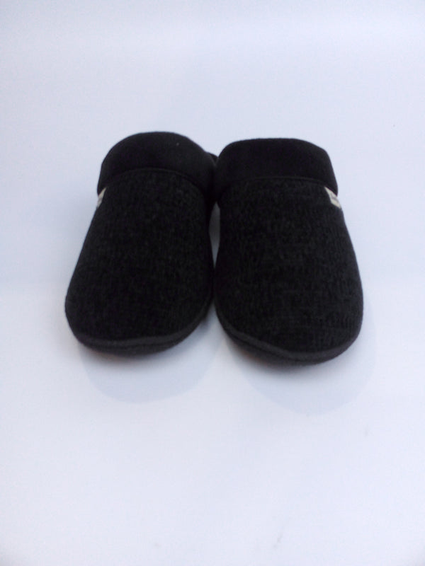 Dearfoams Women's Samantha Knit Closed Toe Slipper Black Small Pair of Shoes
