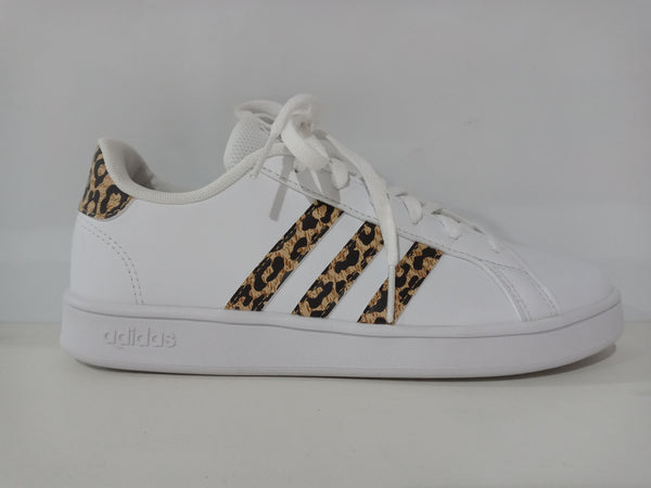 adidas Grand Court Sneaker, White/White/White/Champagne Metallic, 4 US Unisex Big Kid