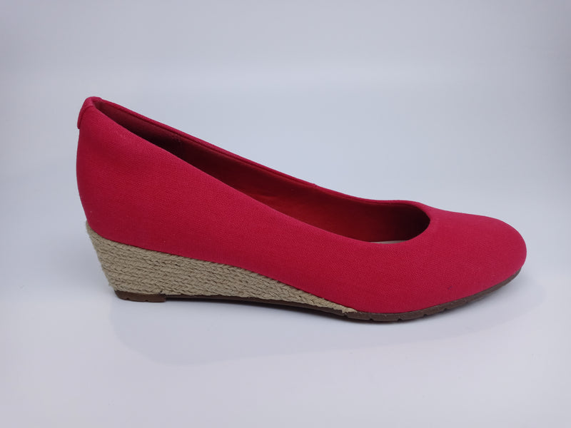 Clarks Women's Mallory Luna Closed Wedge Platform Red 6.5 Us Pair of Shoes