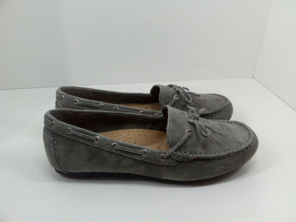 Bella Vita womens Flat Loafer Grey Suede Leather 8.5 Wide US Pair of Shoes