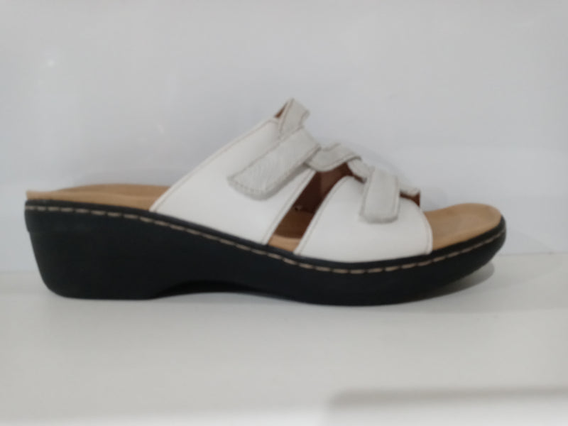 Clarks Women's Merliah Karli Sandal, White Leather, 11 Narrow