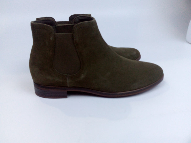 Clarks Women's Chelsea Boot Dark Olive Sde 6.5 Pair of Shoes
