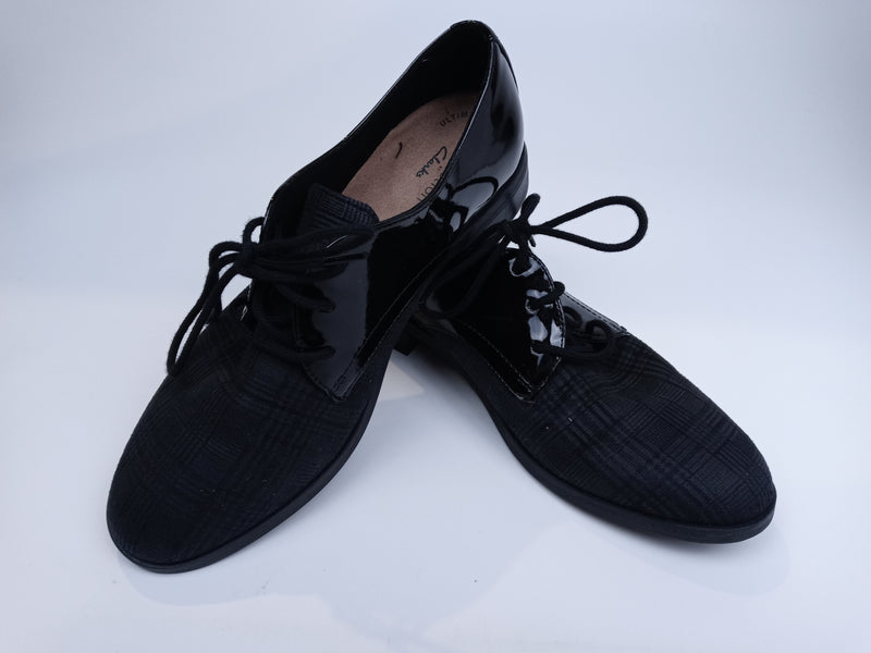 Clarks Womens Trish Tye Oxford Black 6.5 Us Pair of Shoes