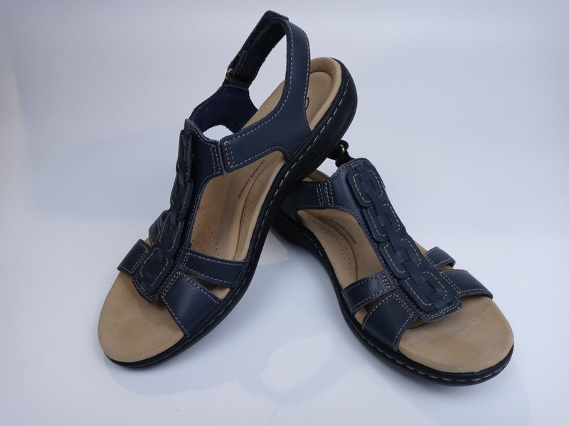 Clarks Womens Laurieann Kay Flat Sandal Navy Leather 8 Us Pair of Shoes