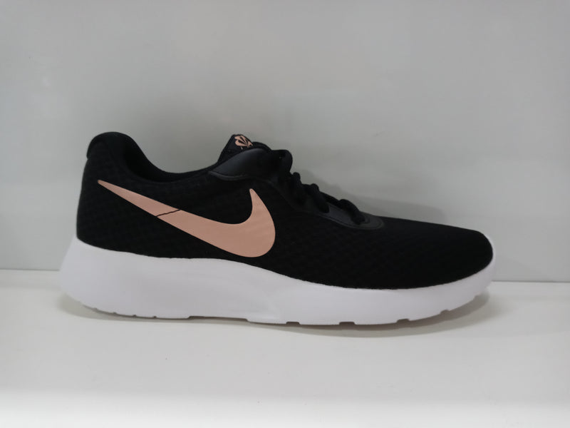 Nike Women's Low-Top Sneaker, Black MTLC Red Bronze Barely V, 9