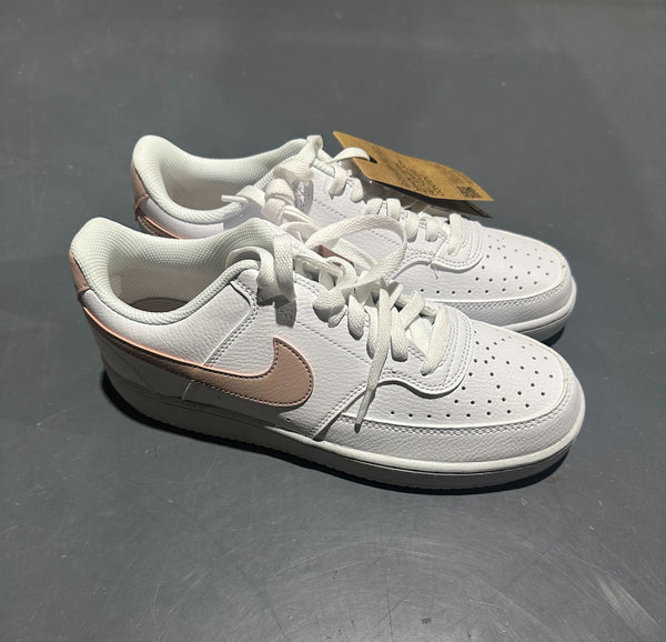 Nike Womens Gymnastics Shoes Low & Mid Up Fashion Sneakers 9.5 Pair of Shoes