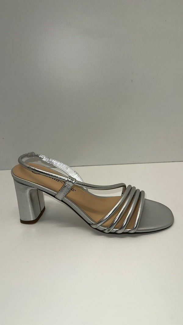 Bella Vita Women's Block Heel Sandal Heeled Silver Leather 7 Pair of Shoes