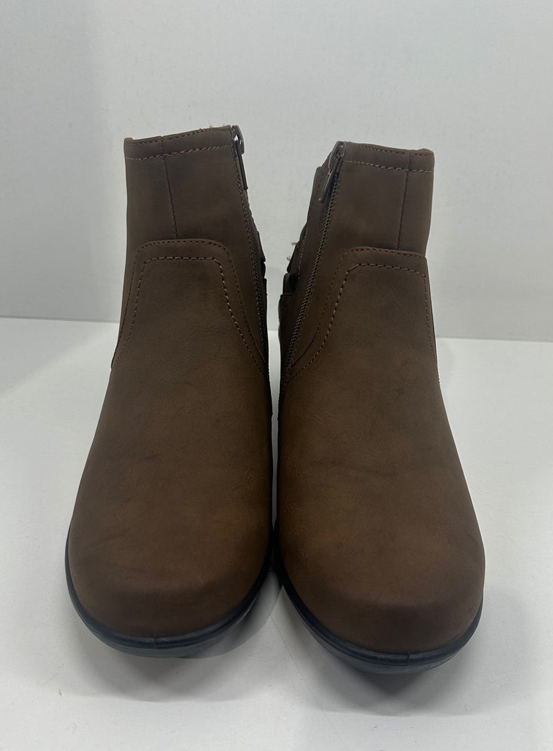 Easy Street Womens -- Closed Toe Ankle Boots & Booties Boots Size 8