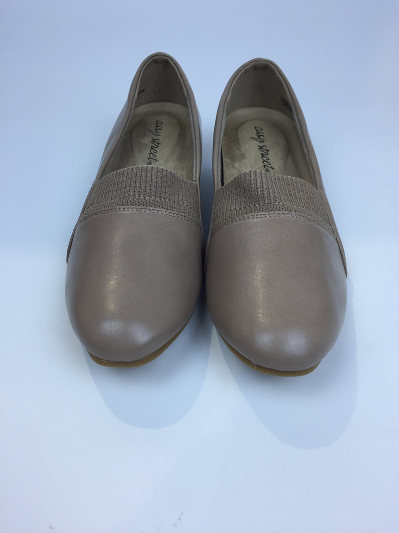 Easy Street Women's Pump Taupe 7 Wide Pair of Shoes