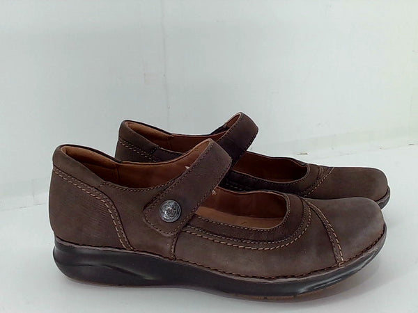 Clarks Womens Appley Walk Mary Jane Sneakers Color Brown Size 9 Pair of Shoes