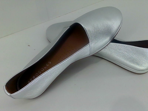 Aerosoles Womens Closed Toe Moccasins Silver Size 9.5 Pair of Shoes