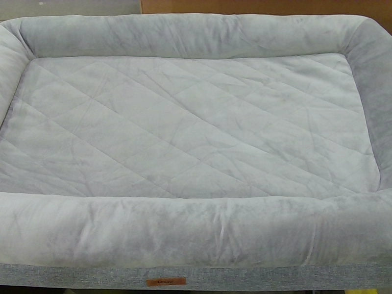 Lesure Quilted Pet Bed - Light Grey