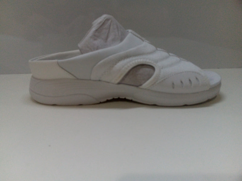 Easy Spirit Women's Traciee7 Flat Sandal White Narrow Size 8 Pair Of Shoes