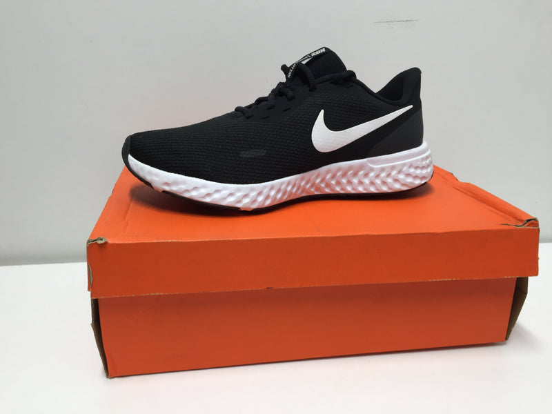 Nike Men 9.5 Black/white Revolution 5 Pair Of Shoes