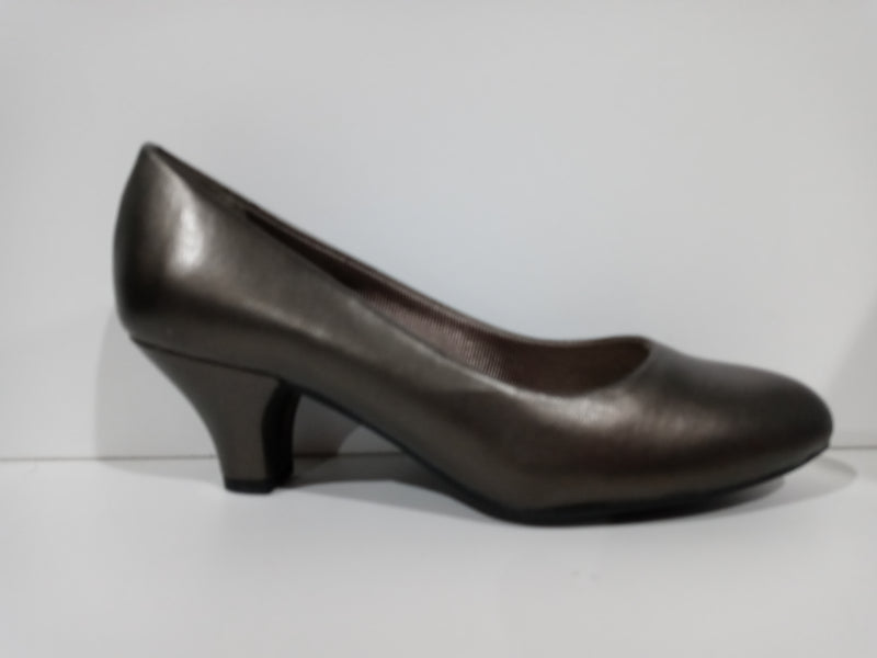 Easy Street Women's Fatulous Pump Pewer Size 6 Pair Of Shoes