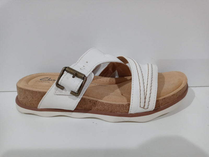 Clarks Women's Brynn Hop Flat Sandal White Leather Size 7.5 Pair Of Shoes